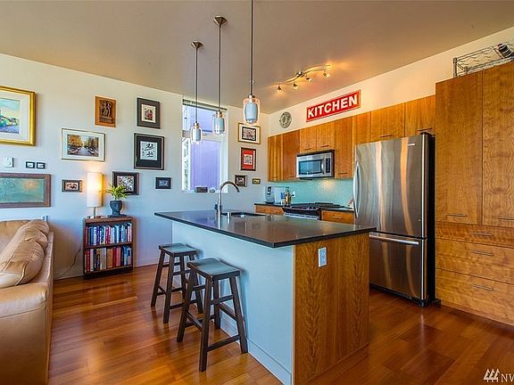 4th image of 2960 Eastlake Ave E APT 202