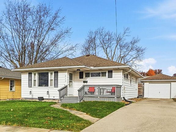 3rd image of 812 W Ashton Ave