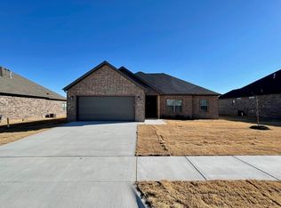 1037 Parker Ln, Pea Ridge, AR 72751