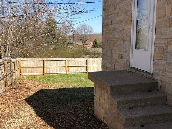 4th image of 1859 Memorial Dr