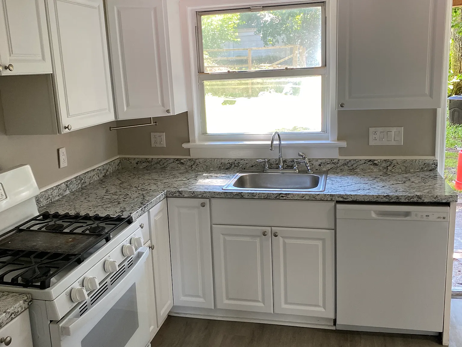 6 bed, $1,795 — Photo 3