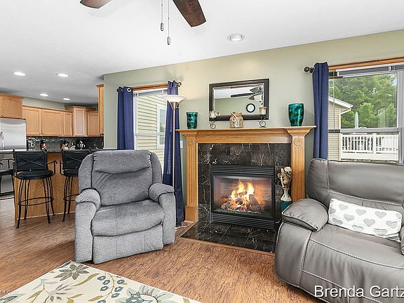 3rd image of 8888 W Suwanee Trl