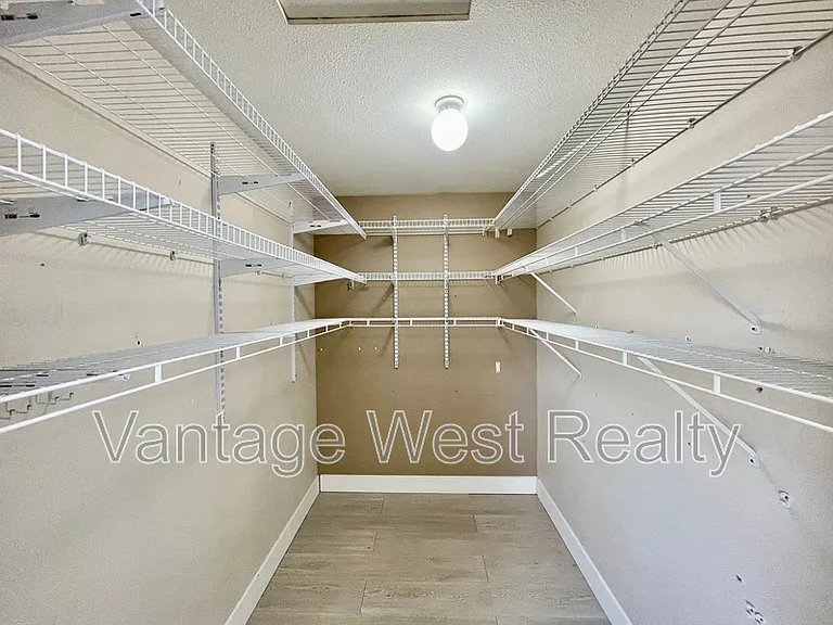 240A Wallace Rd — Photo 25