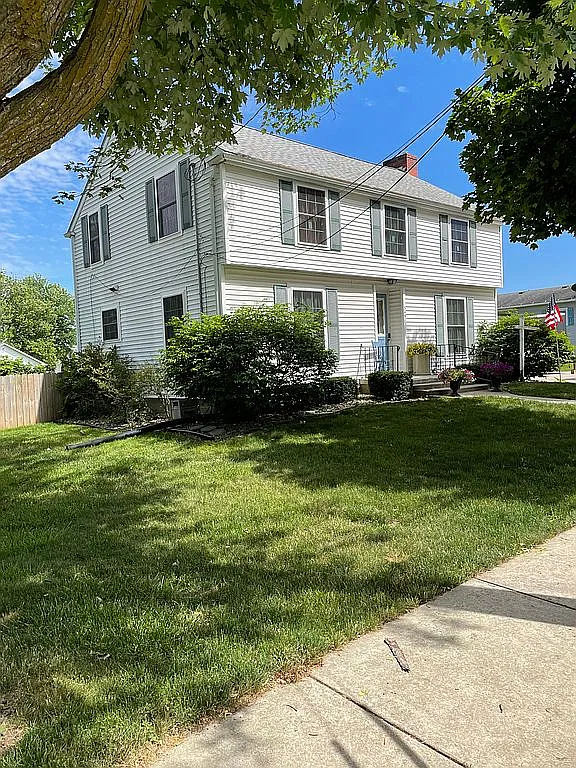 349 S Main St photo 1