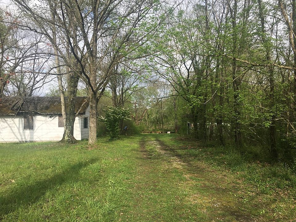 2nd image of 200 Porter Ln