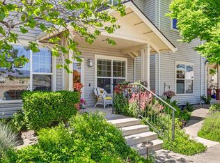 818 Pavilion Pl, Ashland, OR 97520