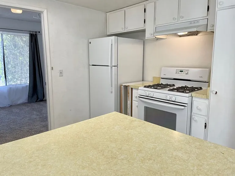 1388 Cavalier Ln — Photo 6