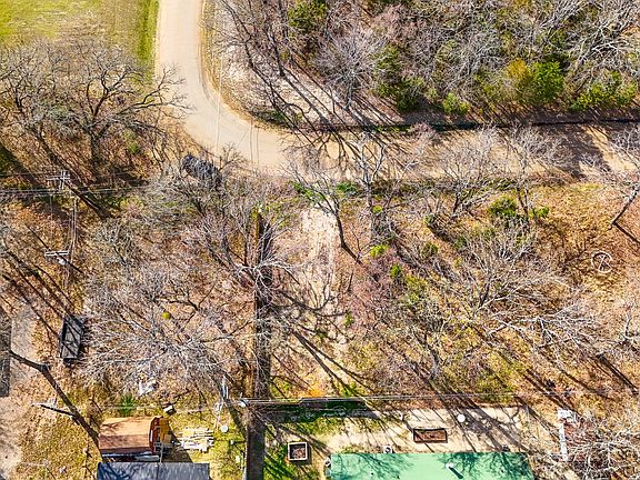 3rd image of 6465 Glen Oaks Rd