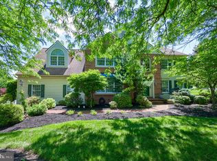 404 Rhoda Dr, Lancaster, PA 17601