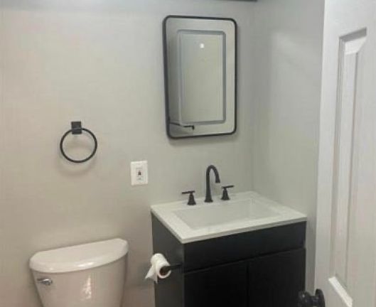 3rd image of 2517 High St SE