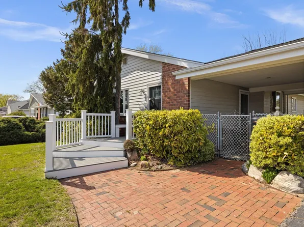 11 Pickwick Drive, Commack, NY 11725