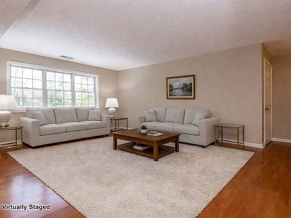 3rd image of 30 Weatherly Dr #30