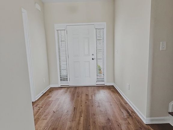2nd image of 1860 Riverport Dr.