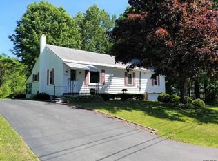 296 Lakeview Rd, Broadalbin, NY 12025