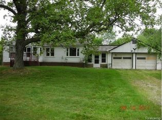 49 Colson St, Metamora, MI 48455