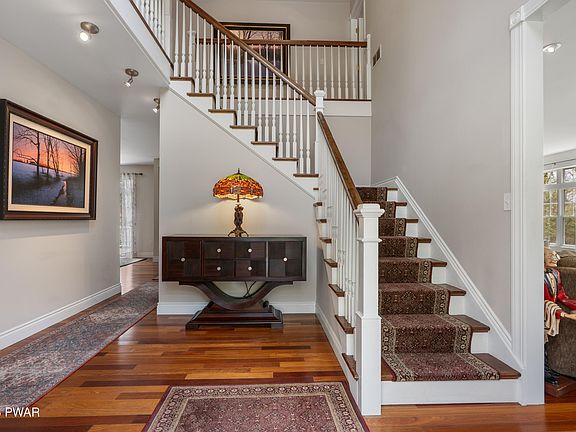 3rd image of 117 Foster Hill Rd