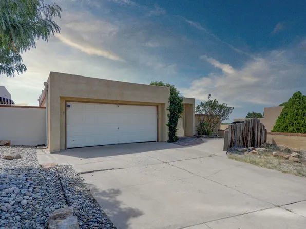 10518 Camino Del Oso NE, Albuquerque, NM 87111