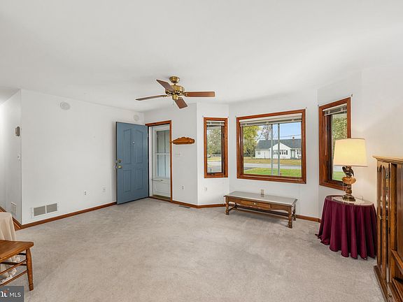 4th image of 107 Jacobs Ave