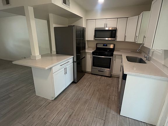 2nd image of 929 E Tuckey Ln APT 2