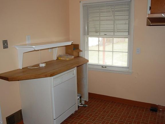 3rd image of 811 Lincoln Blvd