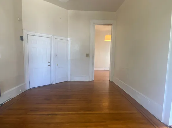310 N 33rd St, Philadelphia, PA