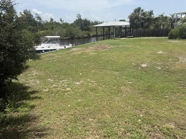 116 36th St, Mexico Beach, FL 32456