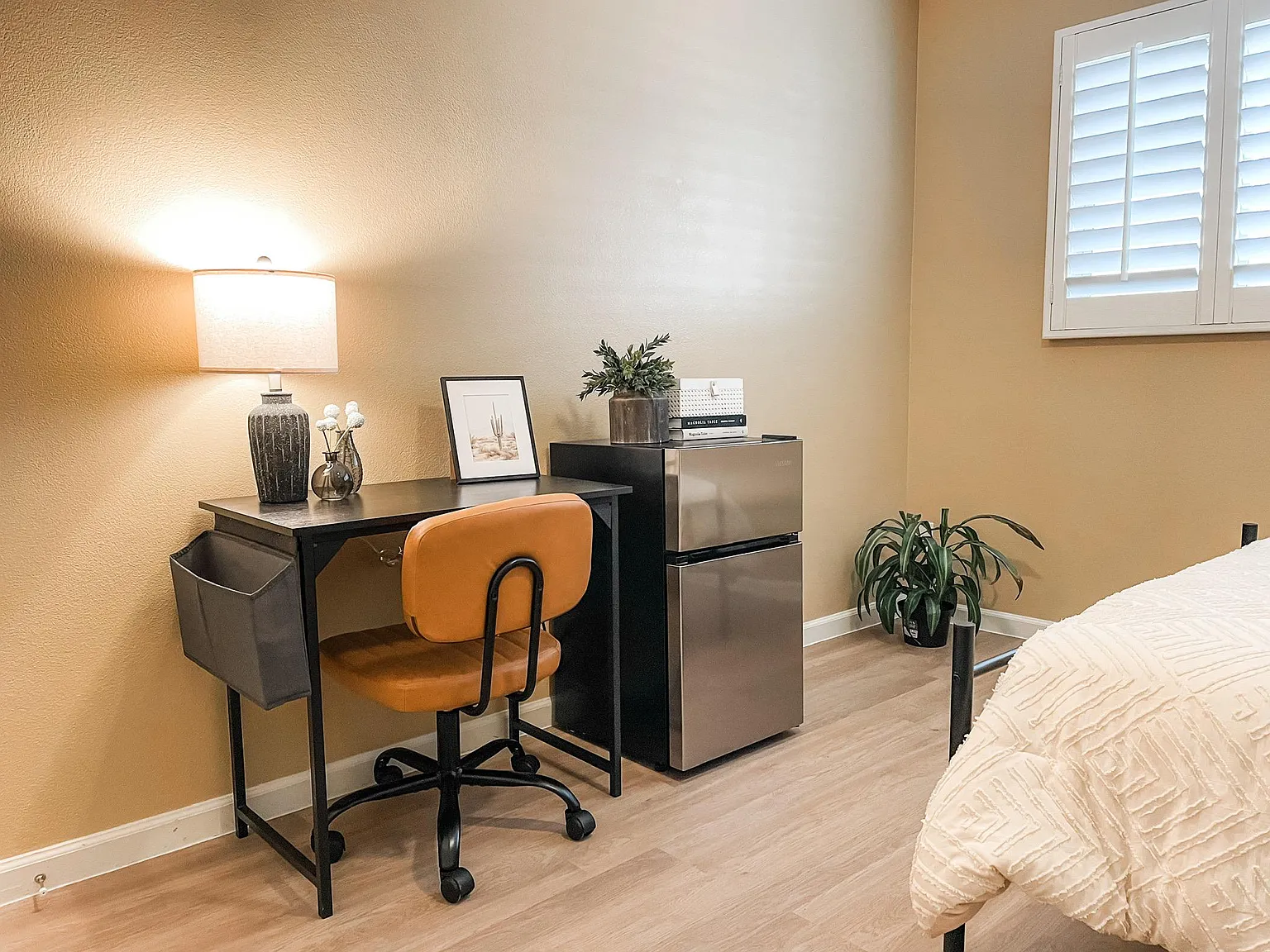 4 bed, 2.0 bath, 2099 sqft, $905 — Photo 3