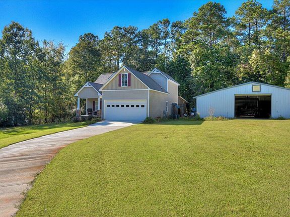 3rd image of 1084 Oak Ct