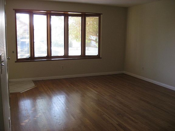 Living room - 18x13