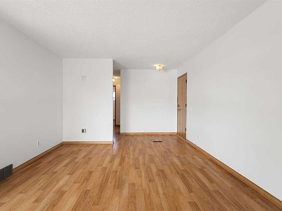 4th image of 5216 S Marian Rd NE