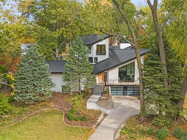 8 NW Briar Point Dr, Kansas City, MO 64116