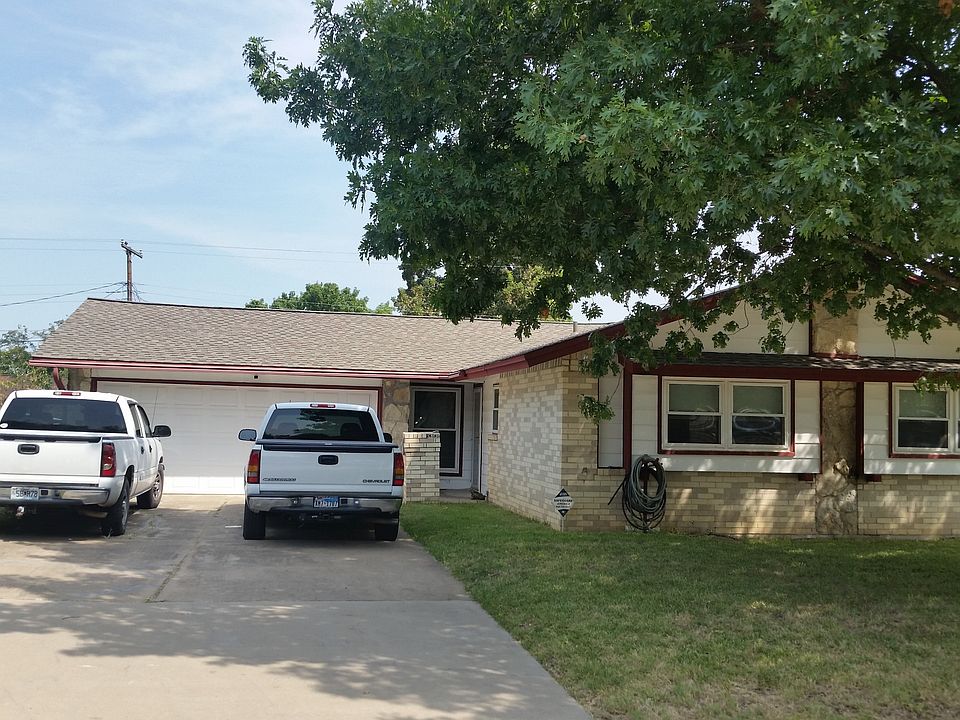 1st image of 2215 Marilyn Ln