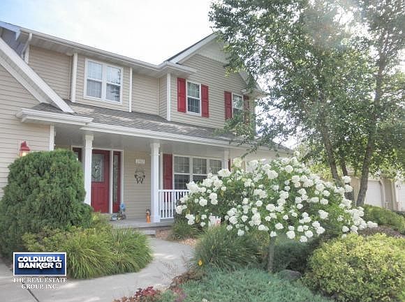 Great Curb Appeal!