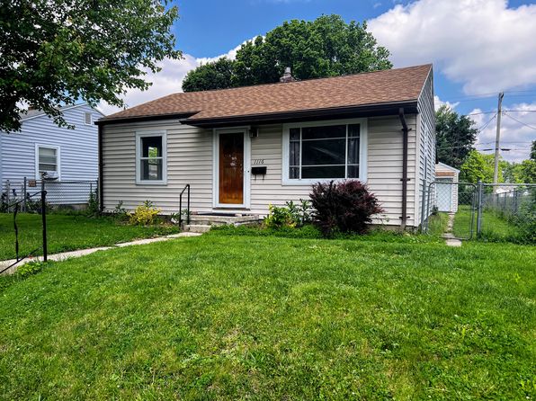 1116 E Walnut St