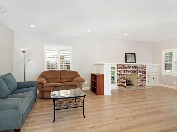 3rd image of 2226 31st St