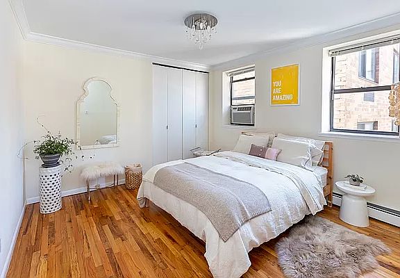 5th image of 319 E 105th St APT 5D