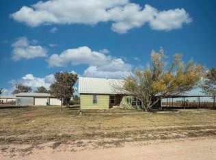 500 1st St E, Silverton, TX 79257