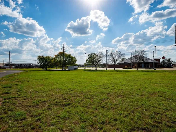 2107 N Mall Dr, Alexandria, LA 71301