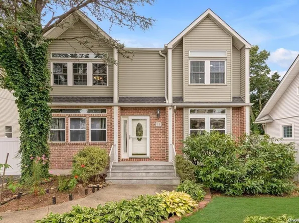 18 Elm Street, Roslyn Heights, NY 11577
