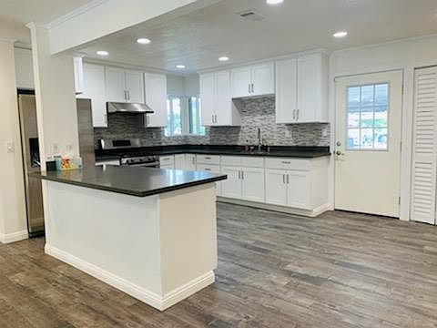 4th image of 1376 Old Stone Way