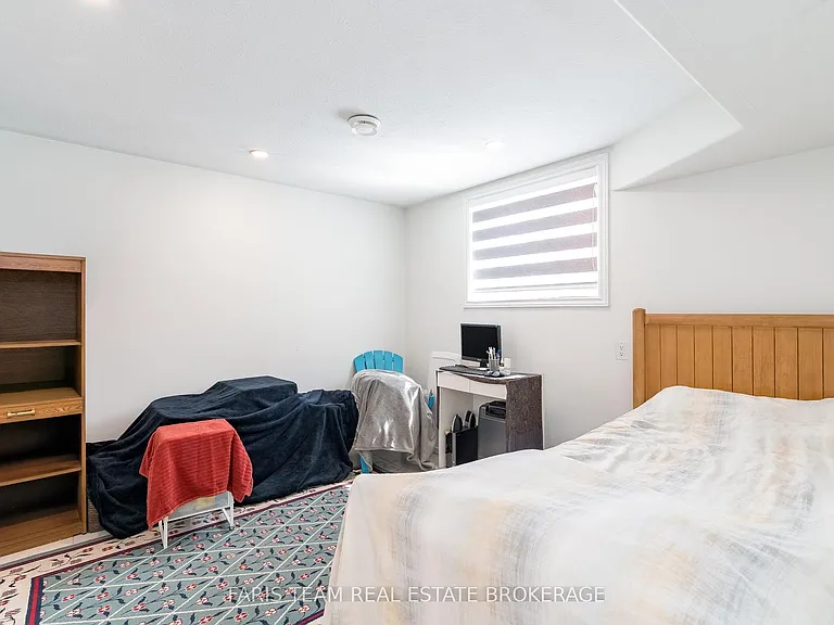 2 Vanessa Dr — Photo 36
