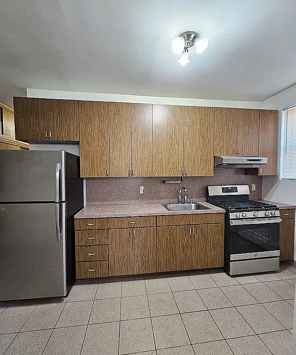 24-28 23rd St #2