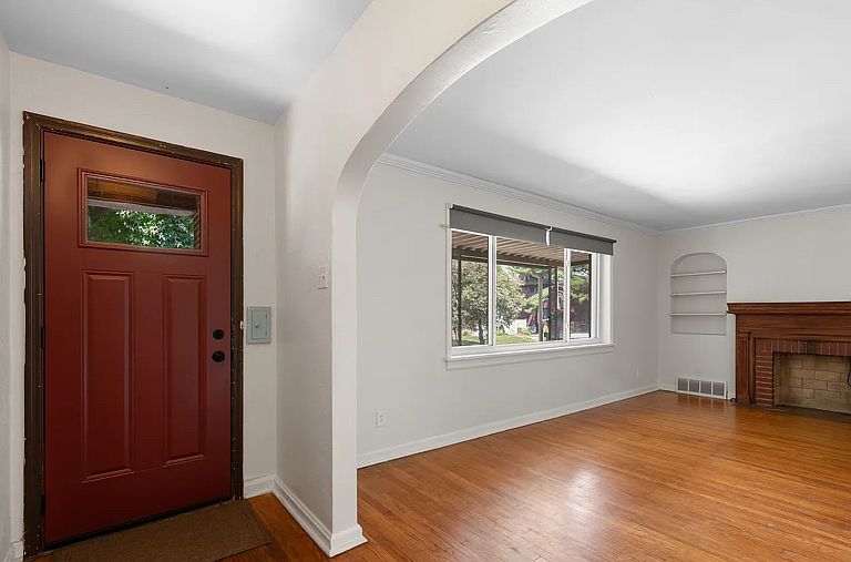1st image of 7126 Amherst Ave
