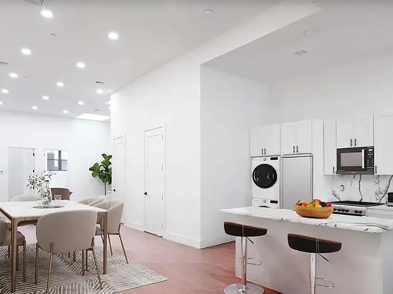 223 S 4th St #1B — Photo 1