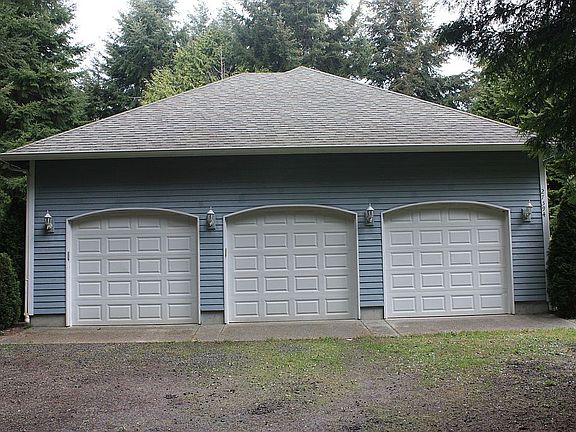 3-car garage