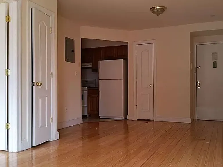 14135 Pershing Cres — Photo 5