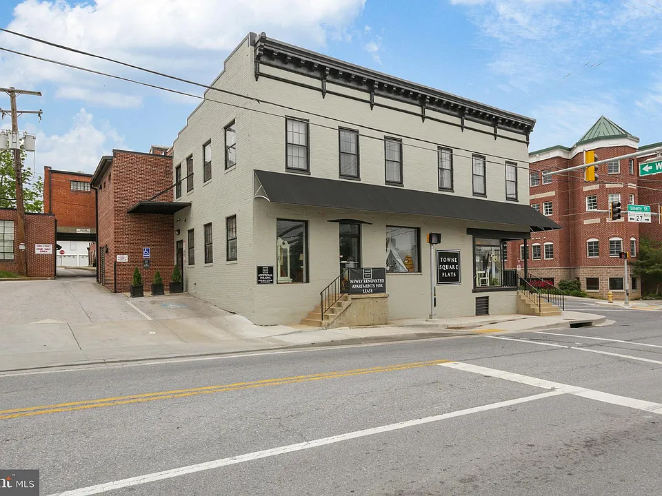 28 Liberty St #G4