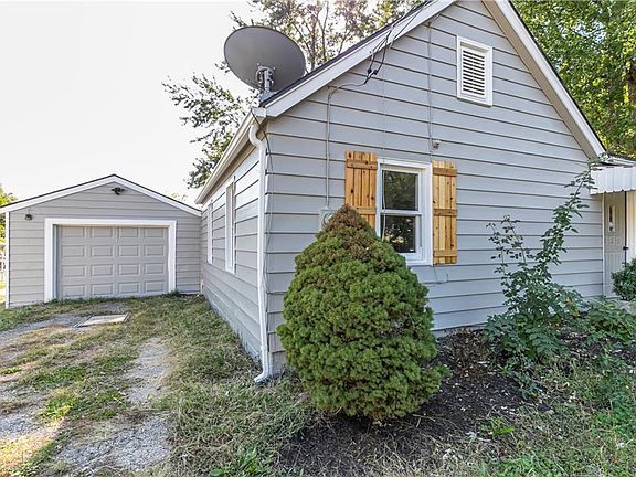 3rd image of 16109 E Cogan Ln