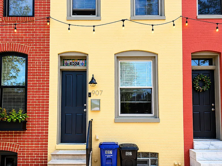 907 N Bradford St — Photo 1