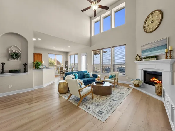 109 Wake Grv, Buda, TX 78610